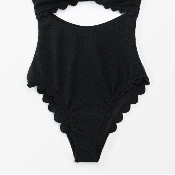 Black Knotted Scalloped One Piece Swimsuit - Picture 2 of 7